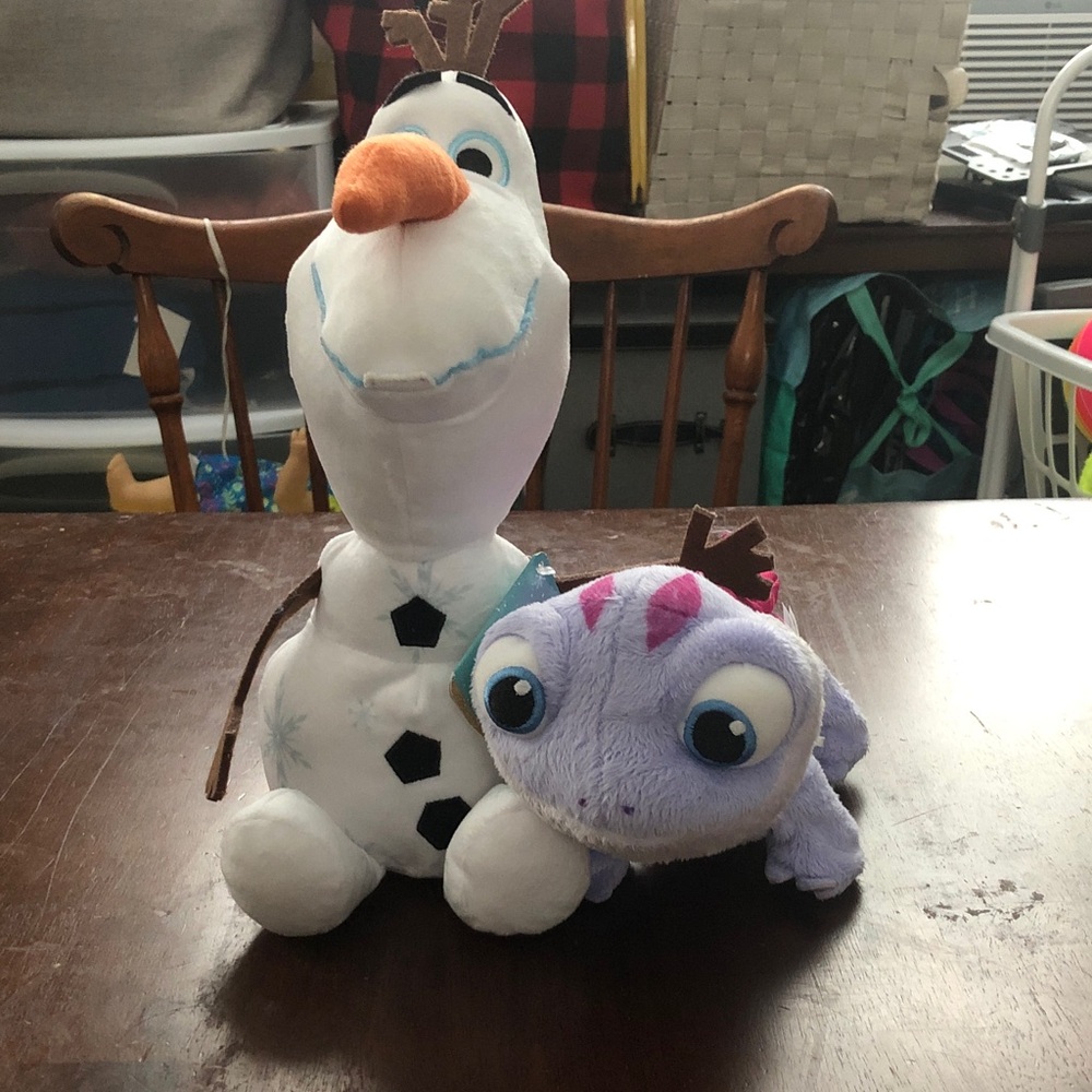 🥧 Disney Frozen Olaf & Bruni Spirit Fire the Salamander Set